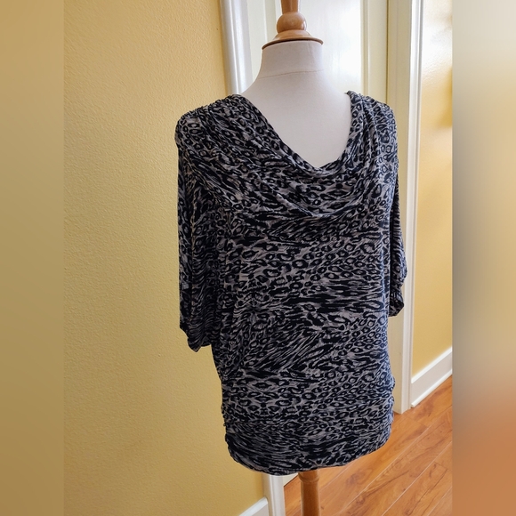 SALE ! Cowl Neck Isabella Rodriguez Black & White Blouse - Picture 8 of 14